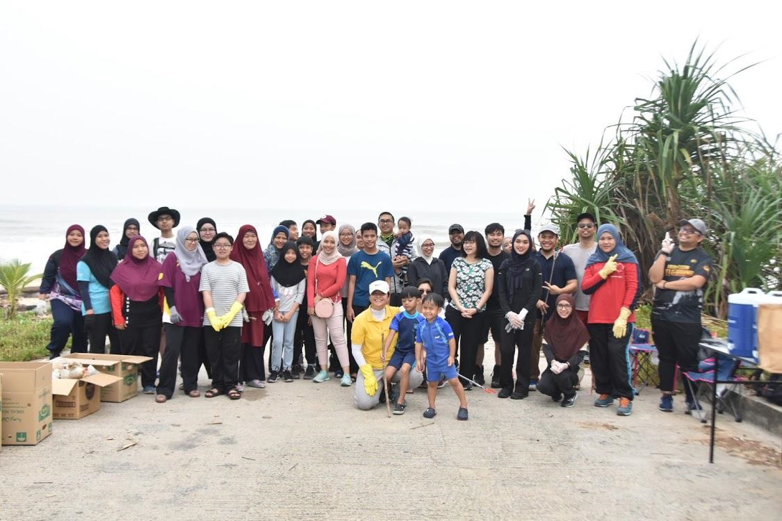 AGC Beach clean up September 2019.jpg