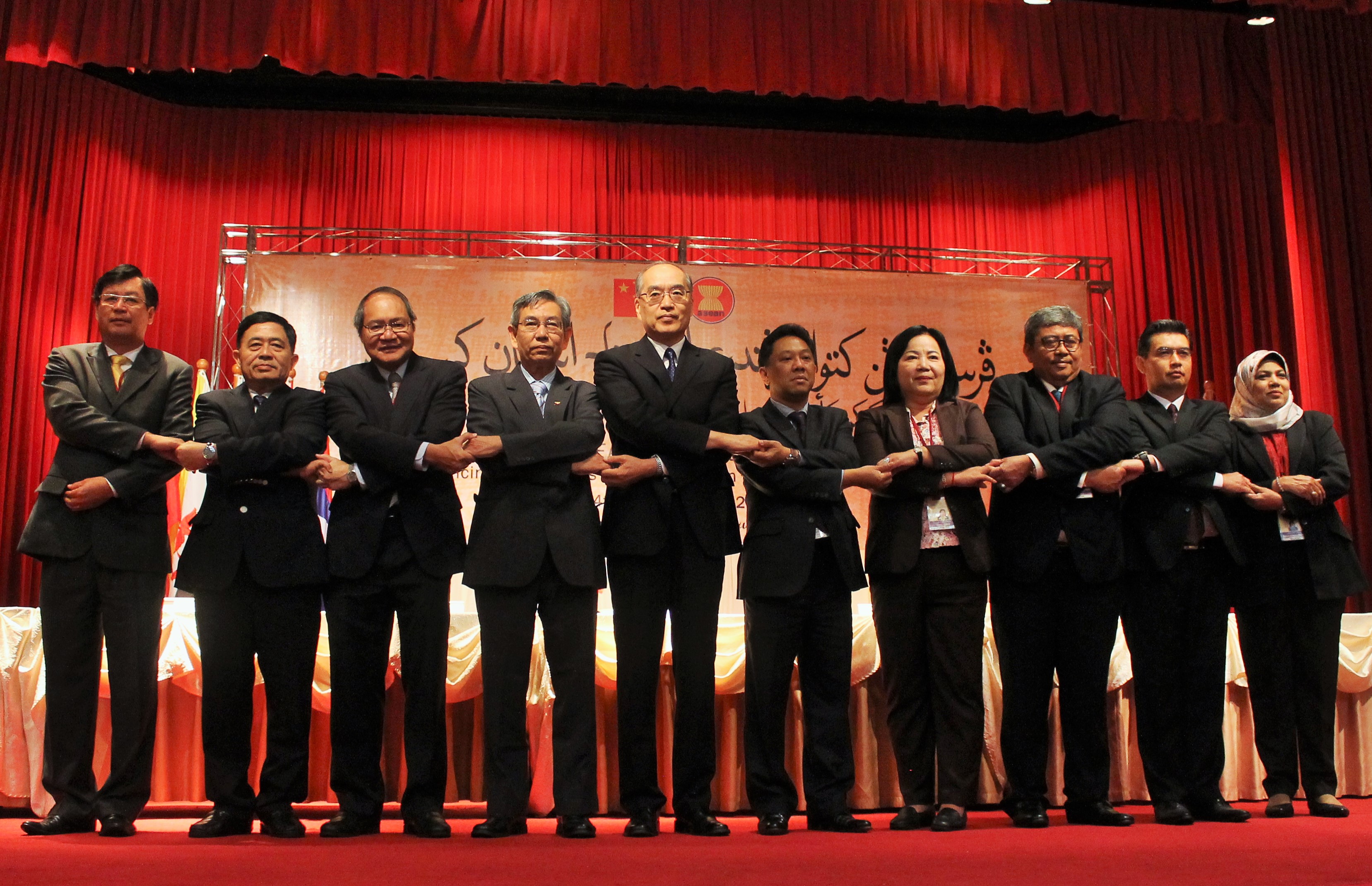 R Group Photo.JPG