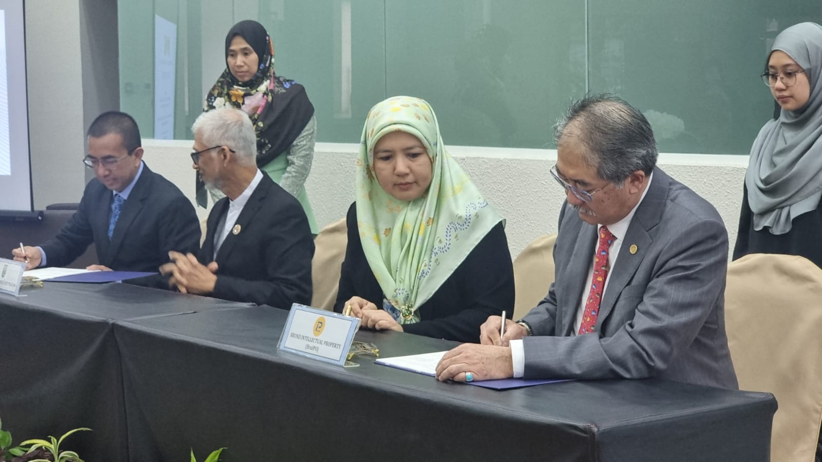 Signing ceremony - 3.jfif